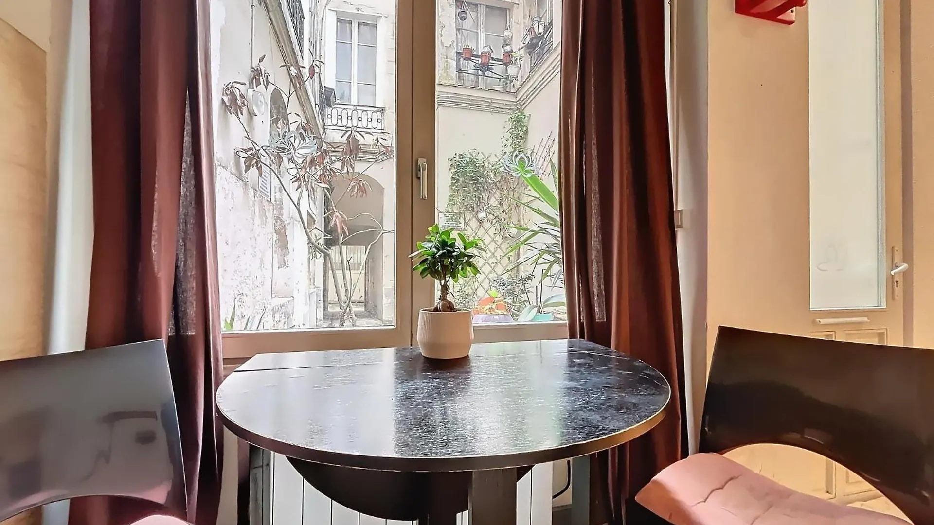 Daire Charming Studio Near Le Louvre Rivoli Paris